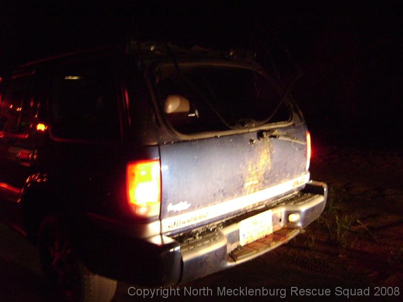 deer_through_suv_hwy73 003